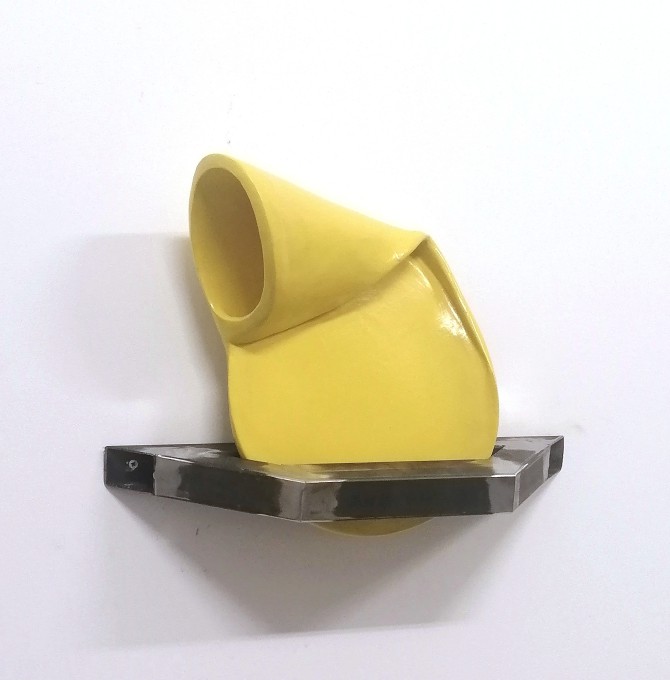 Iravanizad_Object No.35, Ceramic and Metal, 32x46x5cm, 2021_bearbeitet